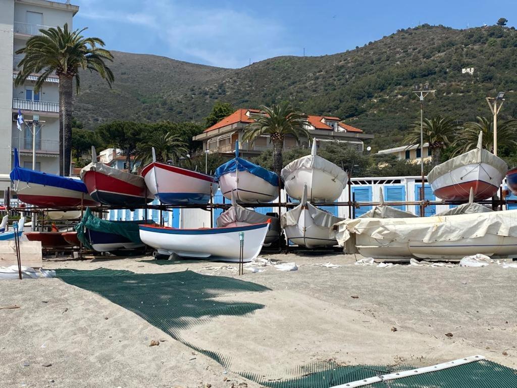 Villa Paolina Ceriale - App. 4 Posti Buitenkant foto