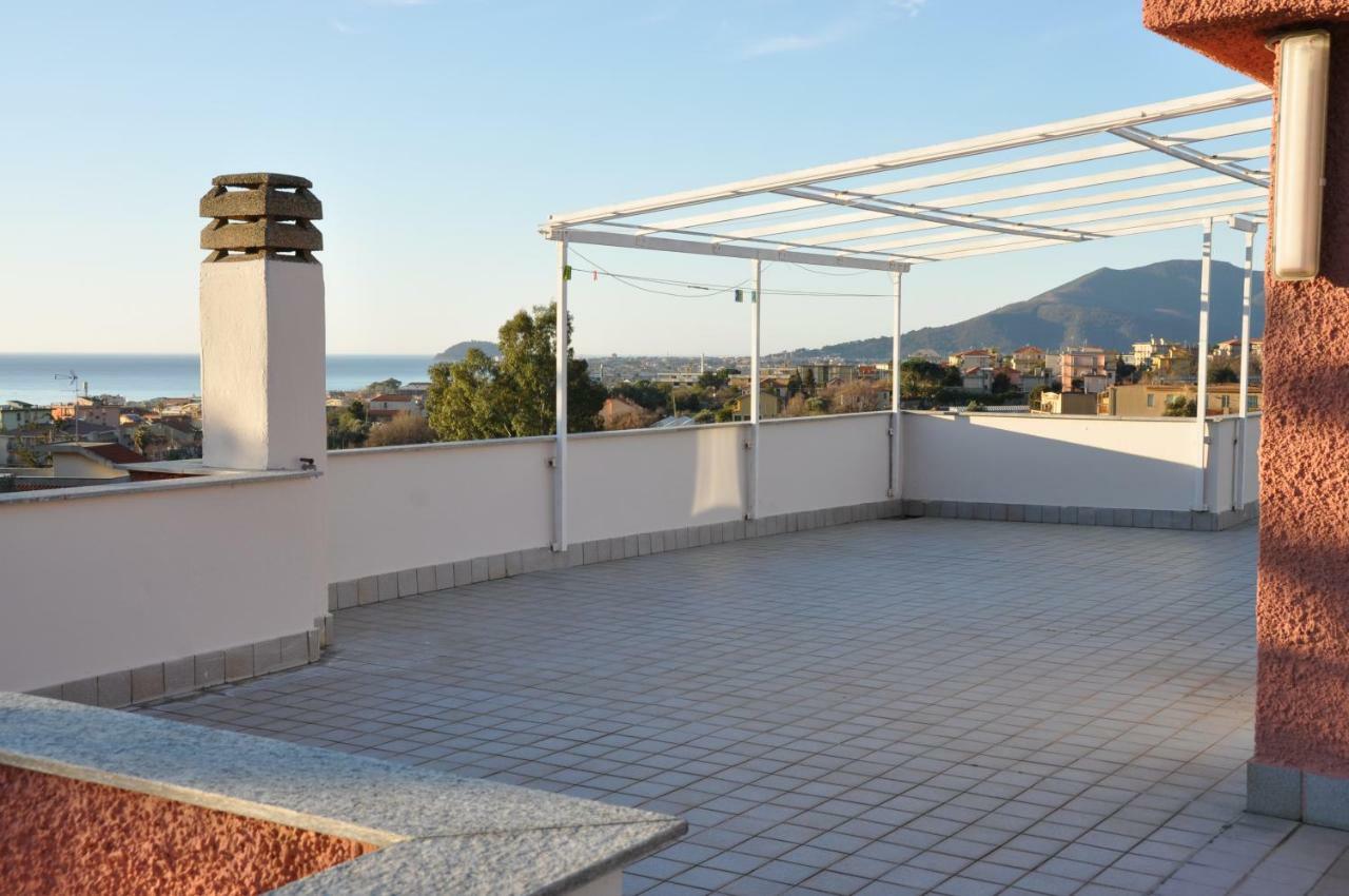 Villa Paolina Ceriale - App. 4 Posti Buitenkant foto